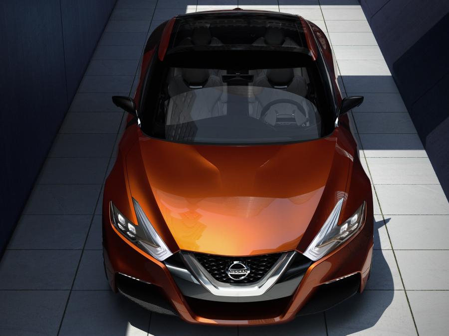  Nissan Sport Sedan Concept 2014 года  (фото 11 из 28)